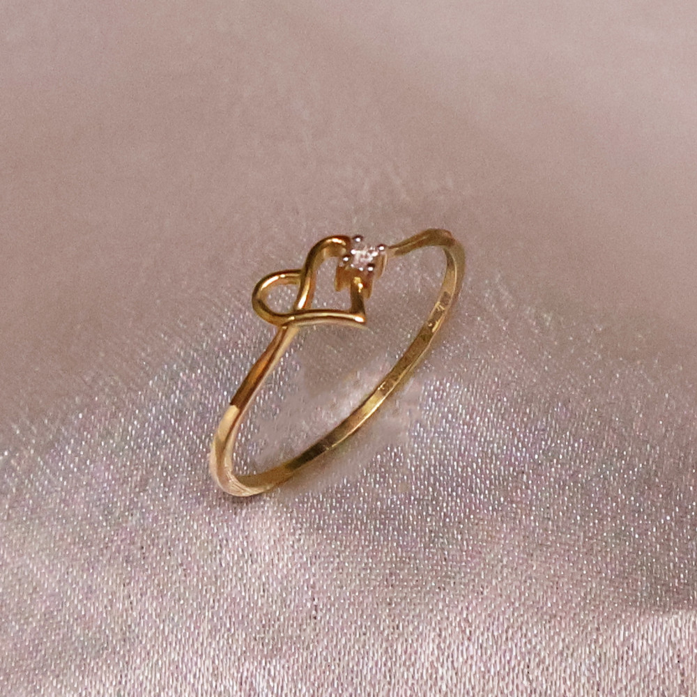 DIAMOND RING